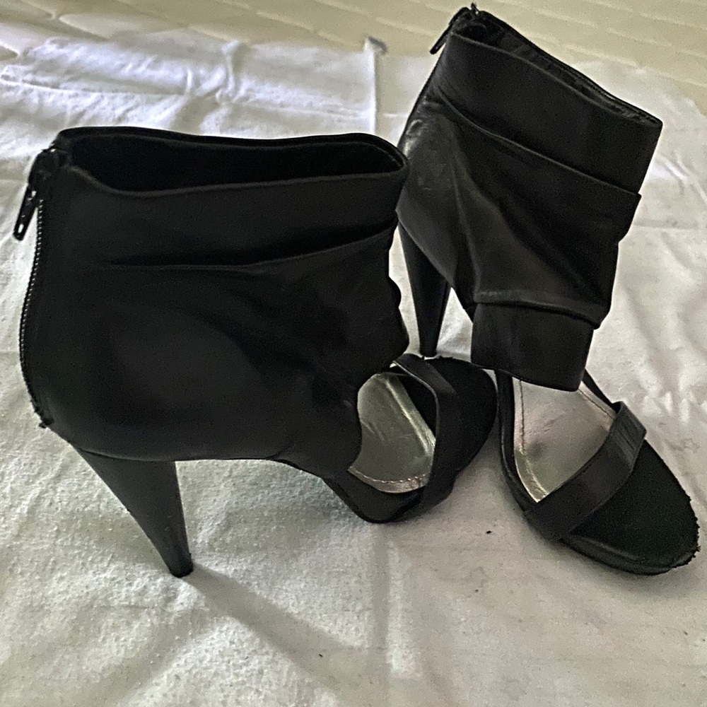 Gianni Bini Anklet Heels Size 6